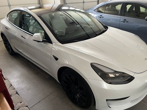 Used 2023 Tesla Model 3 Performance image 4
