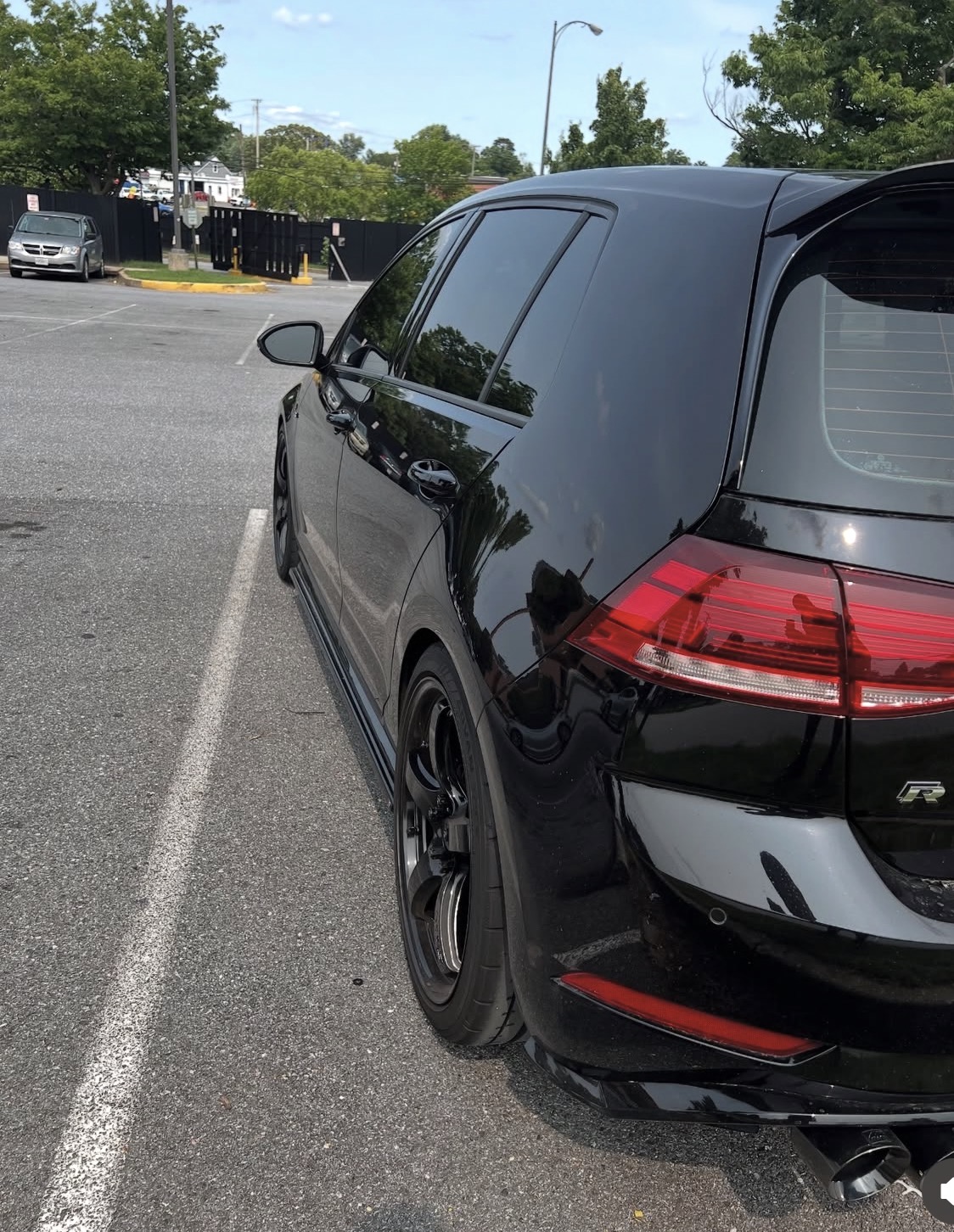 Used 2019 Volkswagen Golf 4-Door AWD/4WD image 2