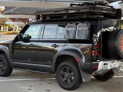 Used 2023 Land Rover Defender 110 S image 2