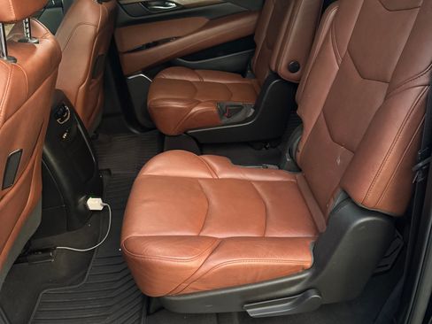 Used 2016 Cadillac Escalade ESV Premium AWD/4WD image 29
