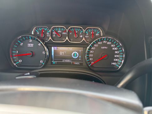 Used 2019 Chevrolet Suburban LT image 9