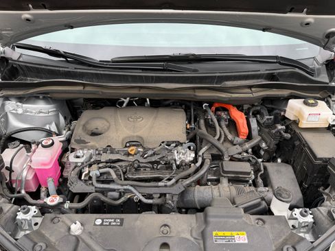 Used 2023 Toyota Sienna XSE image 18