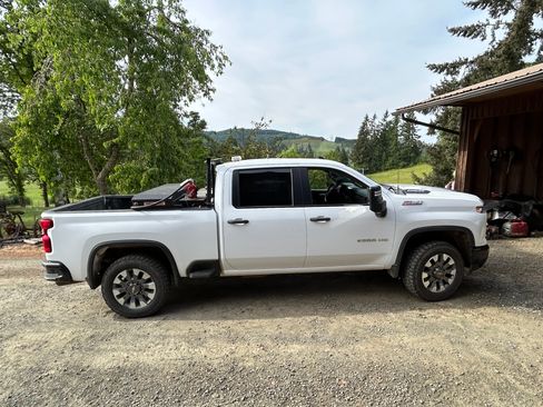 Used 2024 Chevrolet Silverado 2500 Custom w/ Custom Value Package AWD/4WD image 1