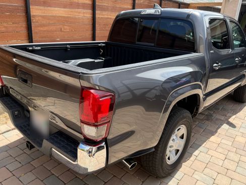 Used 2019 Toyota Tacoma SR5 RWD image 4