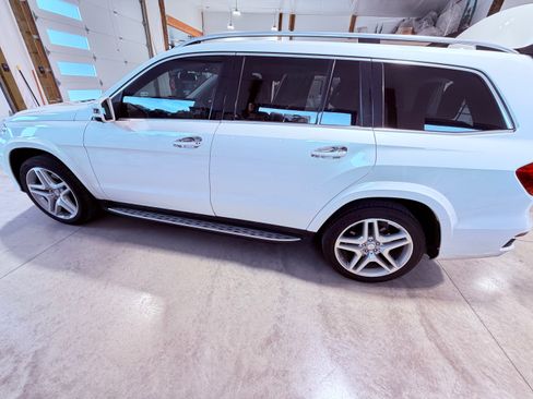 Used 2013 Mercedes-Benz GL 550 4MATIC image 2