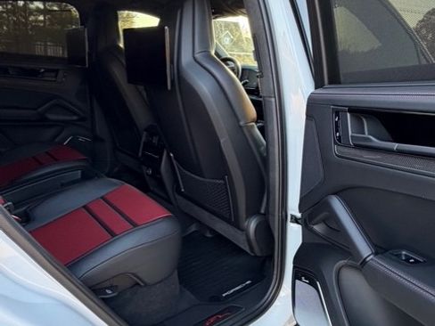 Used 2024 Porsche Cayenne Turbo GT image 19