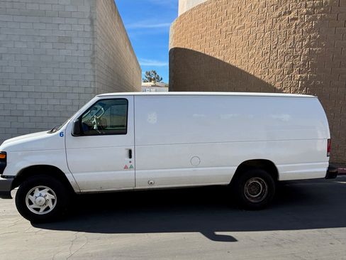 Used 2008 Ford E-350 and Econoline 350 Extended Super Duty image 1