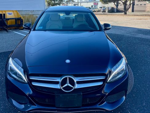 Used 2015 Mercedes-Benz C 300 4MATIC Sedan image 4