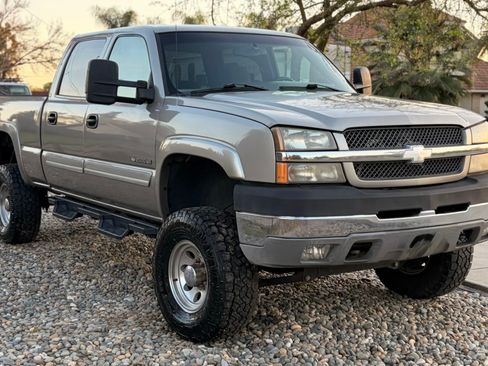 Used 2003 Chevrolet Silverado 2500 LS AWD/4WD image 1