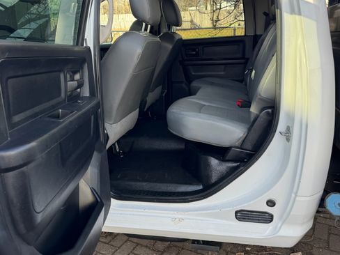 Used 2018 RAM 3500 Tradesman w/ Chrome Appearance Group image 5