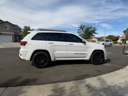 Used 2017 Jeep Grand Cherokee SRT image 5