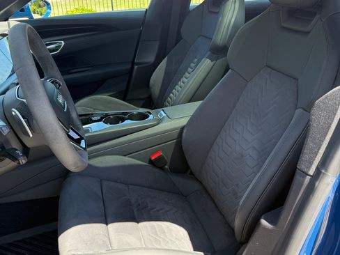 Used 2024 Audi e-tron GT Premium Plus image 13