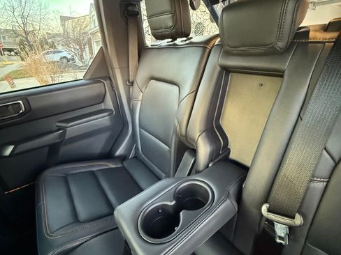 Used 2024 Ford Bronco Badlands image 12