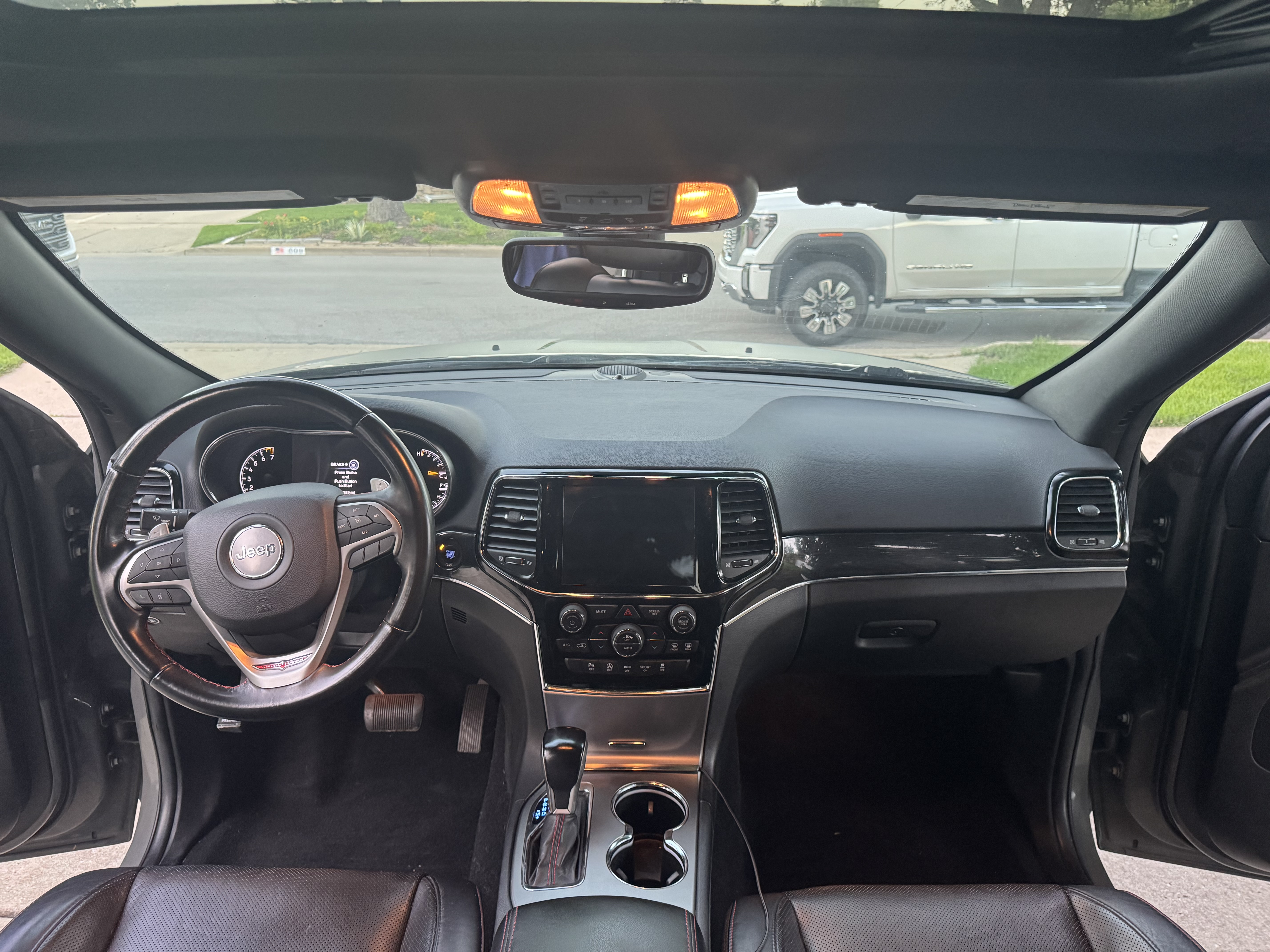 Used 2020 Jeep Grand Cherokee Trailhawk w/ Trailhawk Luxury Group AWD/4WD image 9