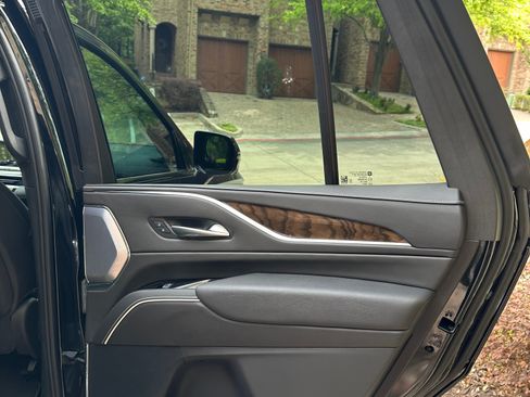 Used 2024 Cadillac Escalade Sport Platinum image 23