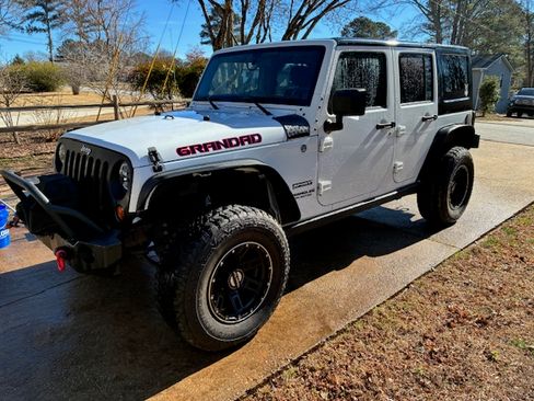 Used 2012 Jeep Wrangler Unlimited Sport image 2