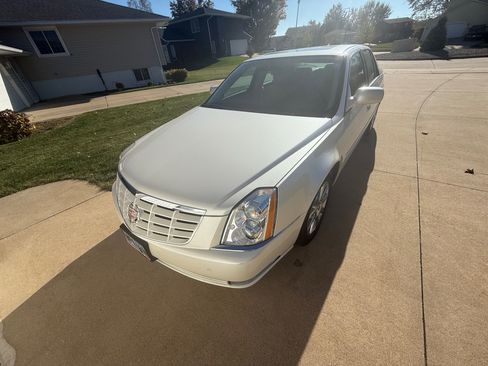 Used 2011 Cadillac DTS Premium w/ Driver Awareness Package image 4