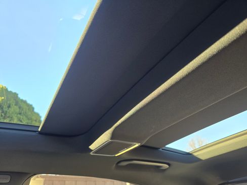 Used 2018 Mercedes-Benz S 560 Sedan image 28