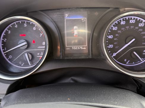 Used 2019 Toyota Camry SE image 12