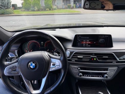 Used 2016 BMW 740i image 12