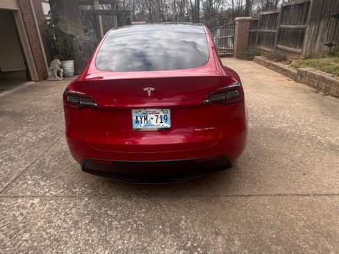 Used 2021 Tesla Model Y Long Range image 15