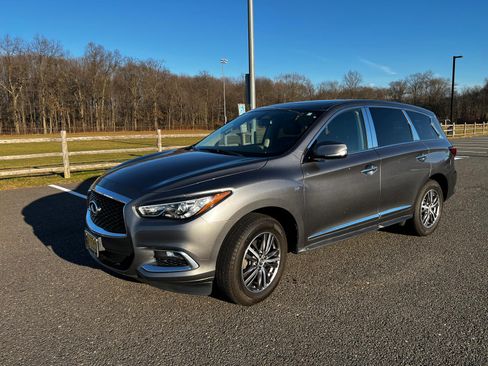 Used 2018 INFINITI QX60 Luxe image 2