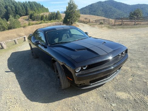 Used 2018 Dodge Challenger SXT w/ Blacktop Package image 6