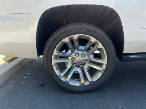 Used 2019 Chevrolet Tahoe Premier w/ Premier Plus Edition image 13