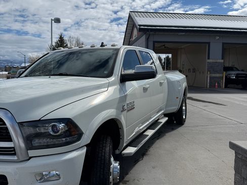 Used 2018 RAM 3500 Laramie Longhorn image 6