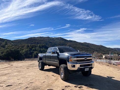 Used 2019 Chevrolet Silverado 2500 LTZ w/ Duramax Plus Package image 11