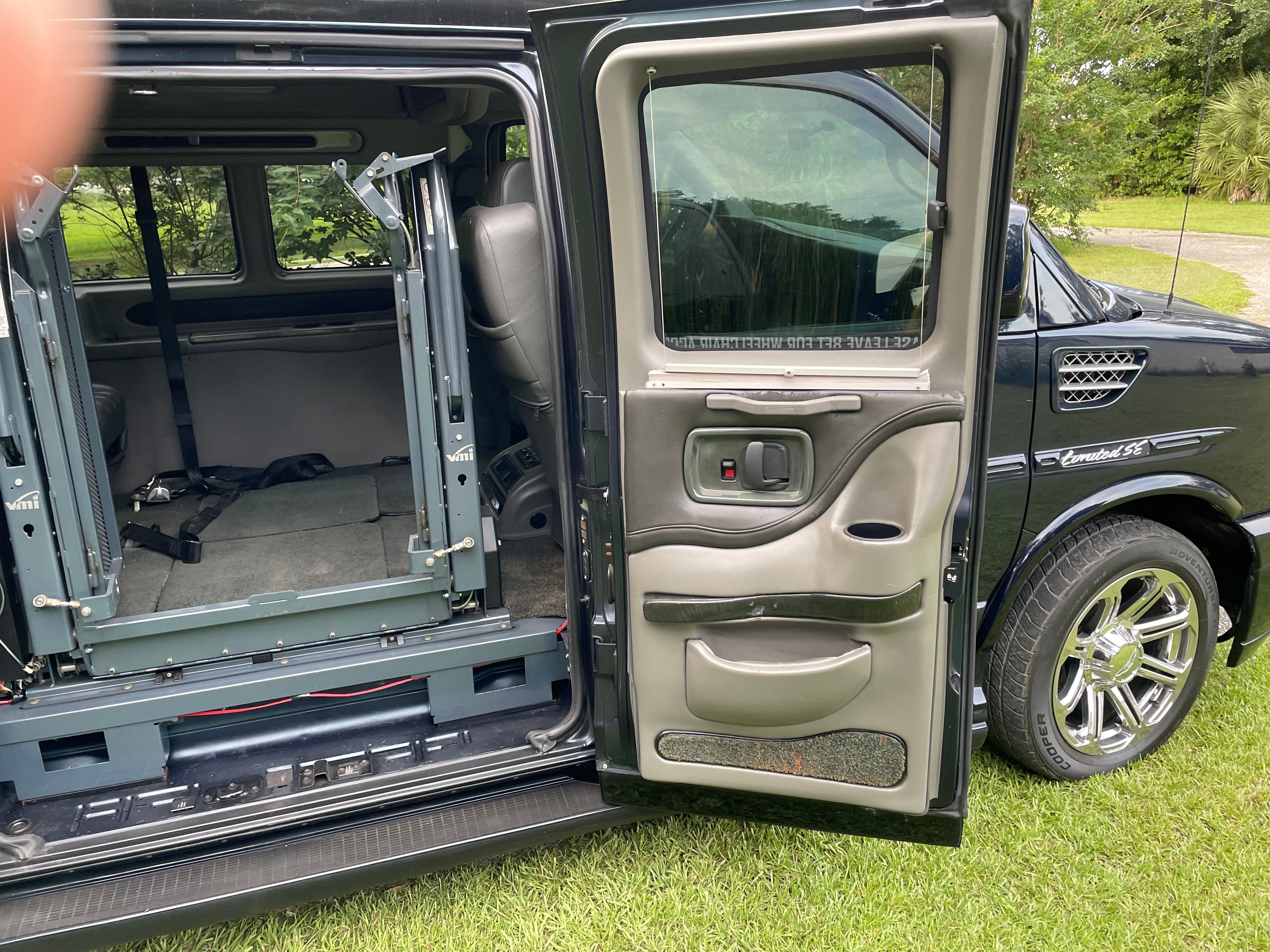 Used 2014 GMC Savana 2500 Extended RWD image 10