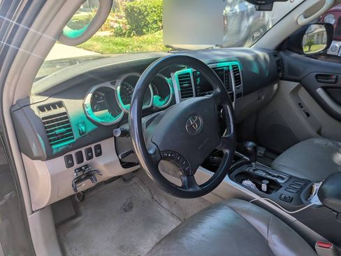 Used 2005 Toyota 4Runner Limited image 5