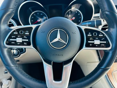 Used 2020 Mercedes-Benz GLC 300 4MATIC image 6