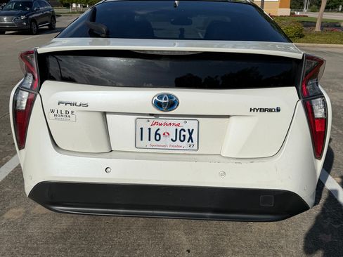 Used 2017 Toyota Prius Four w/ Advanced Technology Package image 6