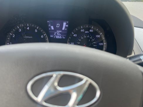 Used 2014 Hyundai Accent GLS image 4