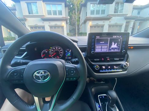 Used 2022 Toyota Corolla SE image 1