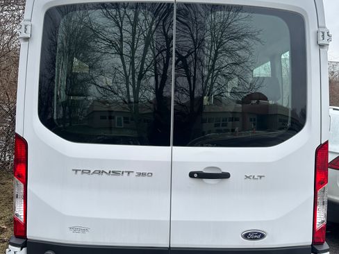Used 2019 Ford Transit 350 XLT image 5