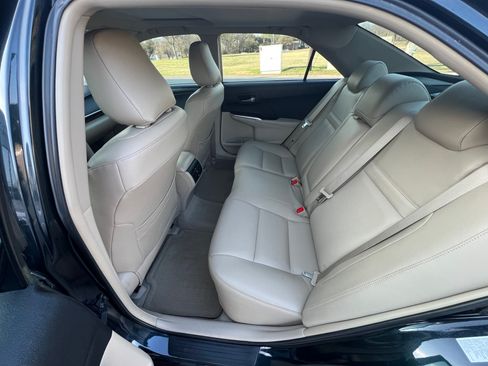 Used 2014 Toyota Camry XLE image 16