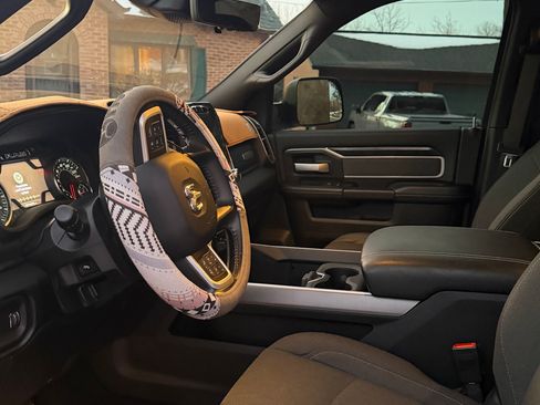 Used 2022 RAM 2500 Big Horn w/ Level C Equiment Group image 10