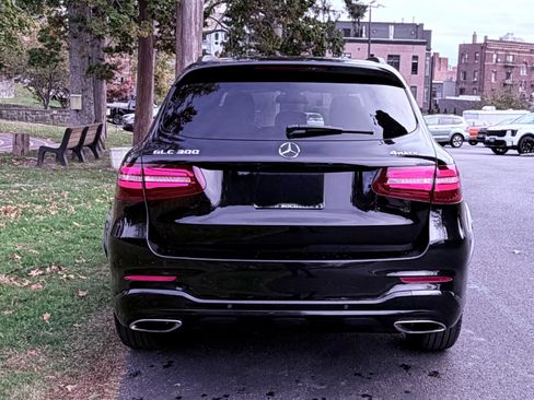 Used 2017 Mercedes-Benz GLC 300 4MATIC image 10