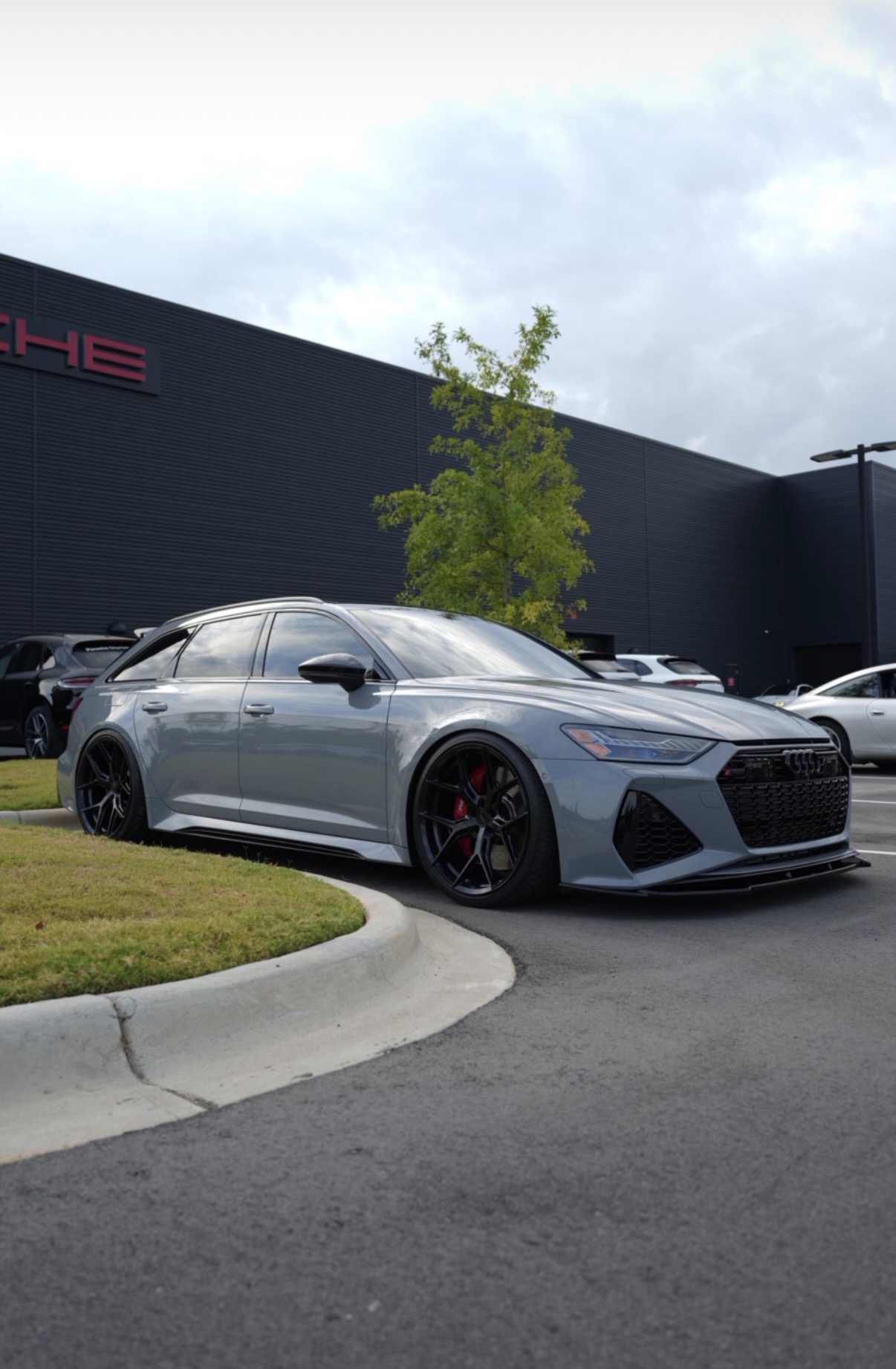 Used 2021 Audi RS 6 AWD/4WD image 21