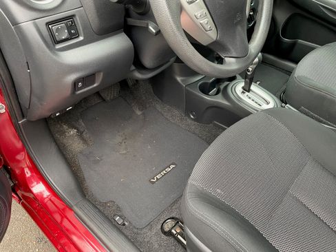 Used 2018 Nissan Versa SV image 29