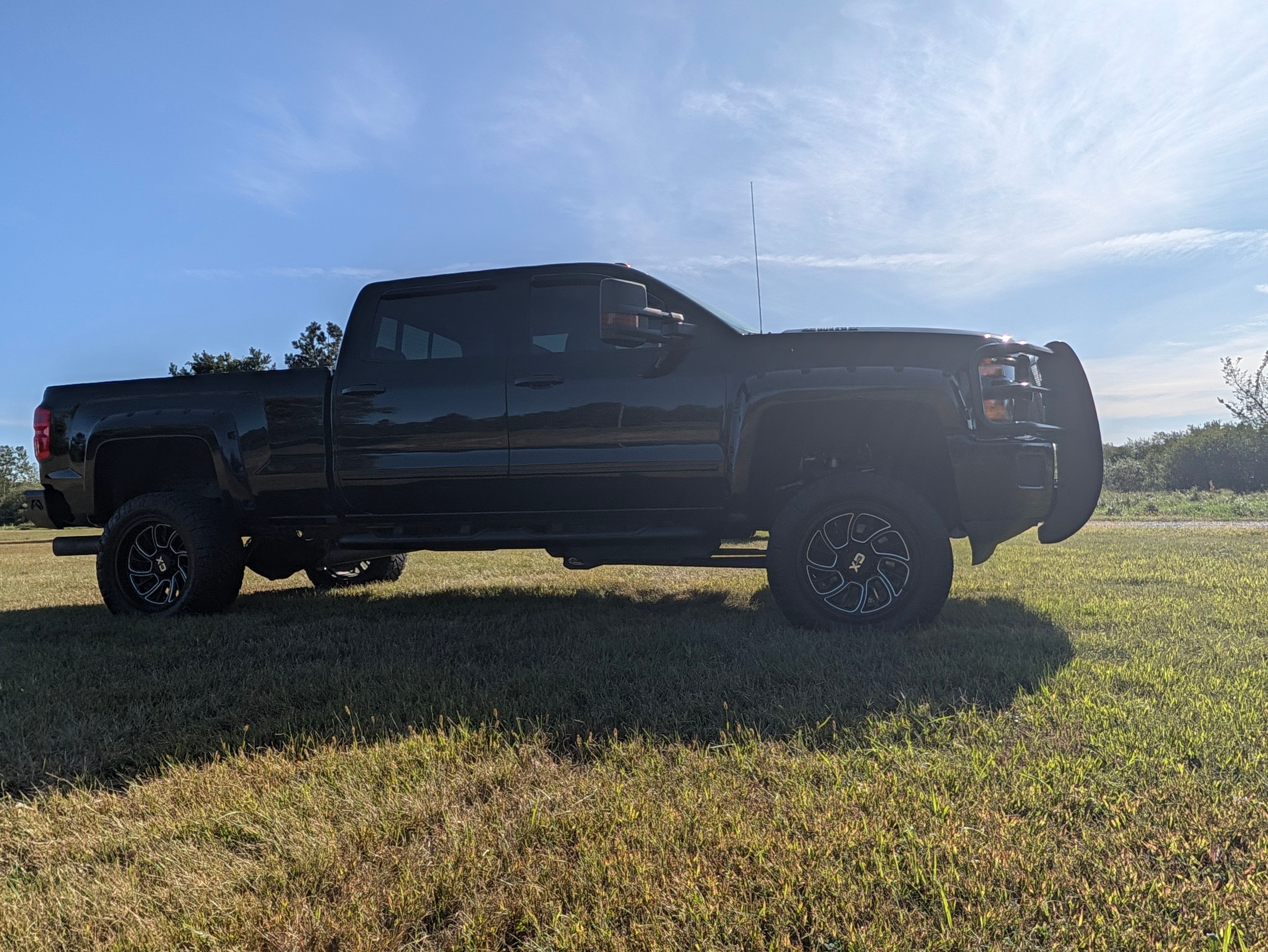 Used 2018 Chevrolet Silverado 2500 LTZ w/ Duramax Plus Package AWD/4WD image 4