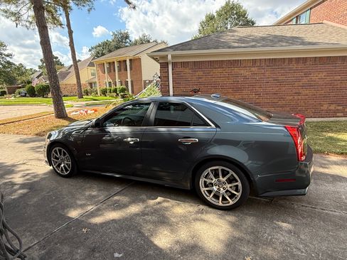 Used 2011 Cadillac CTS V image 4