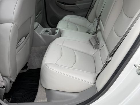 Used 2017 Chevrolet Volt LT w/ Comfort Package image 12