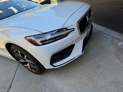 Used 2020 Volvo S60 T5 Momentum FWD image 4
