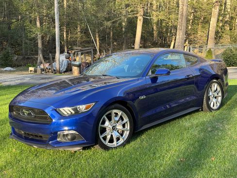 Used 2015 Ford Mustang GT Premium w/ Equipment Group 401A RWD image 8