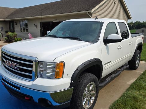 Used 2012 GMC Sierra 1500 SLT w/ Suspension Package, Off-Road AWD/4WD image 6