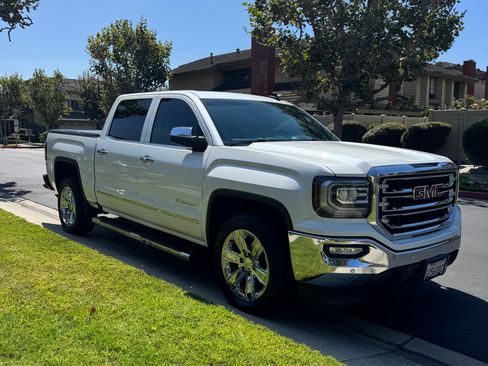 Used 2017 GMC Sierra 1500 SLT image 4