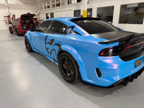 Used 2022 Dodge Charger SRT Hellcat RWD image 4